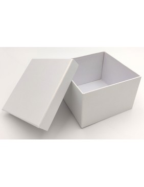 Négyzet alakú fehér doboz, 15 cm