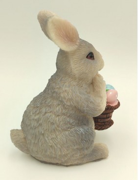 Nyuszi figura kosárral