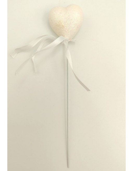 Fehér szív betűző