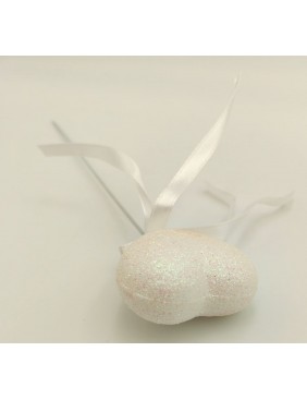 Fehér szív betűző