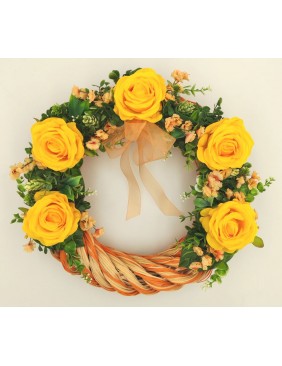 Kopogtató sárga rózsával