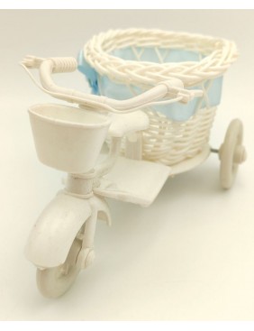 Tricikli kosárral