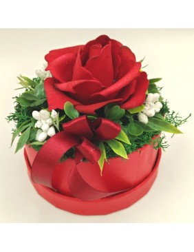 Kicsi box piros rózsával