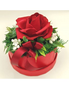 Kicsi box piros rózsával