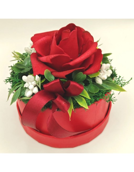 Kicsi box piros rózsával