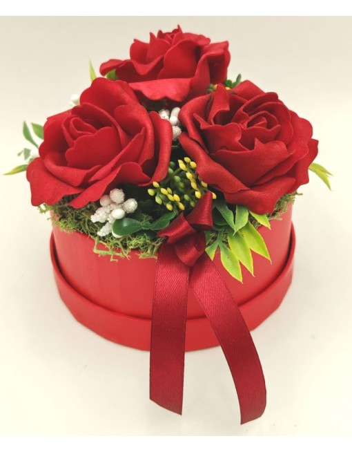 Közepes piros box rózsákkal