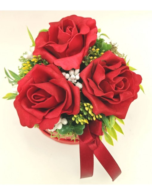 Közepes piros box rózsákkal